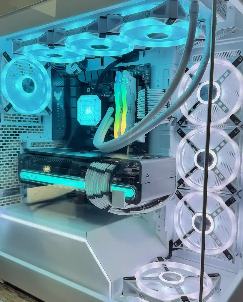 Montaje Gaming PC Phanteks Alovera